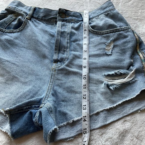 Zara embellished high waisted distressed light washed shorts size 2-4 - Picture 7 of 12